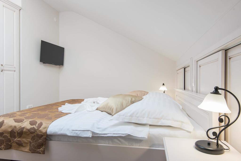 Apartments Villa Stella 오레비츠 외부 사진